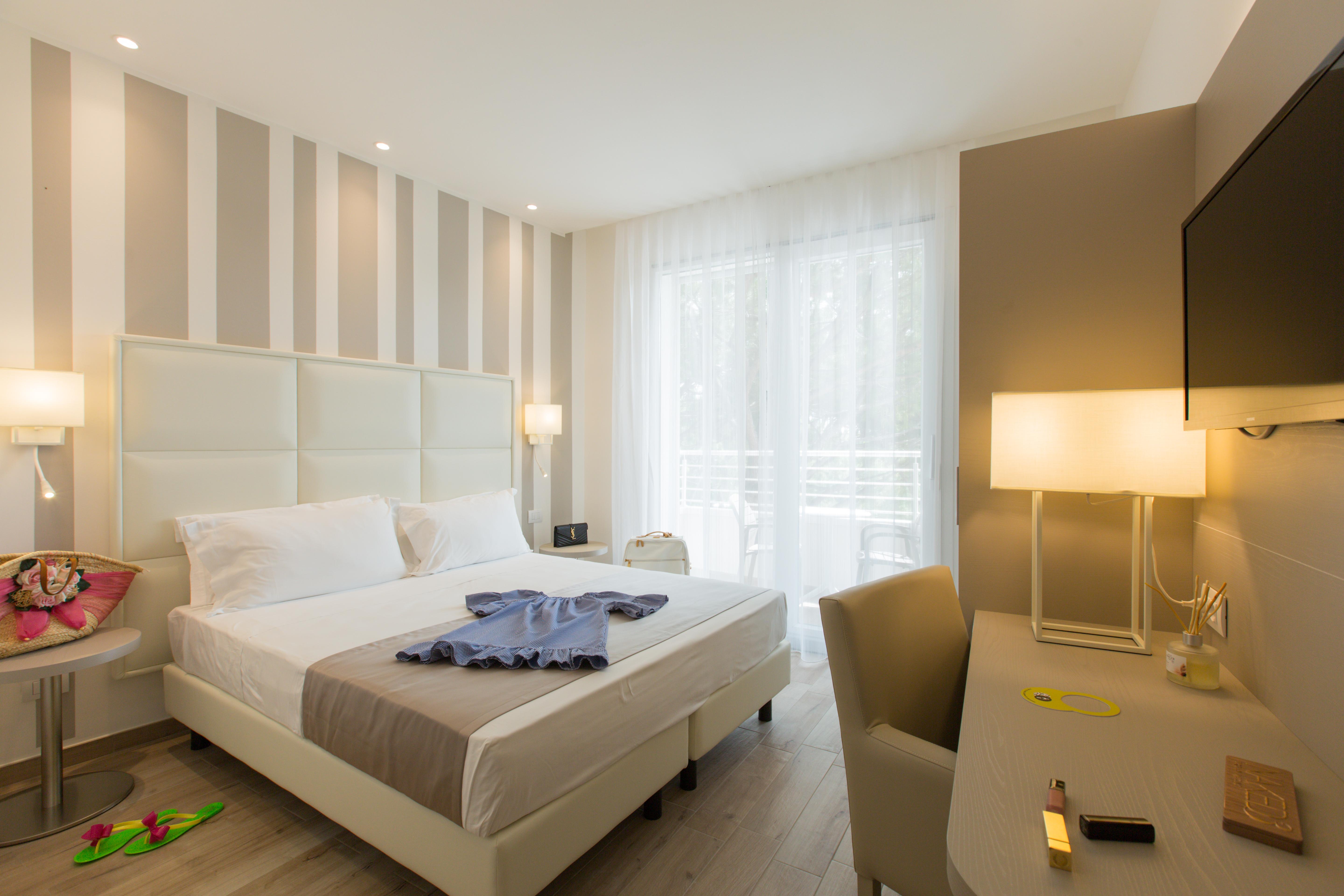 מילאנו מריטימה Hotel Luxor מראה חיצוני תמונה
